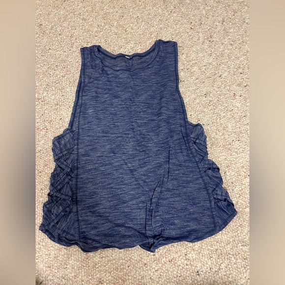 Lululemon tanks top - Picture 5 of 11